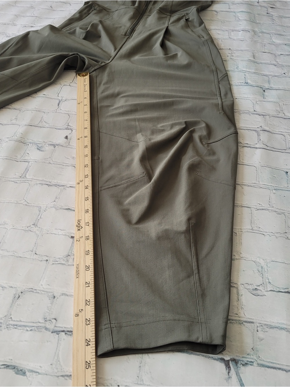 lululemon Athletica Green Cropped Warpstreme Zip-Front Jumpsuit size 4 - Picture 6 of 16